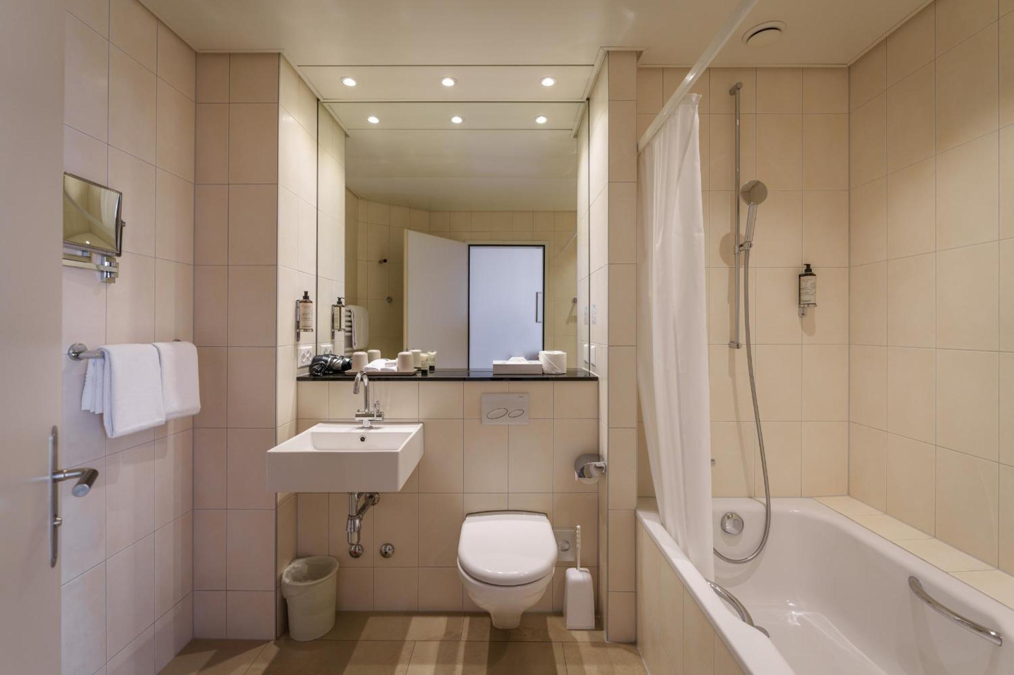 Hotel Schweizerhof Basel Eksteriør bilde